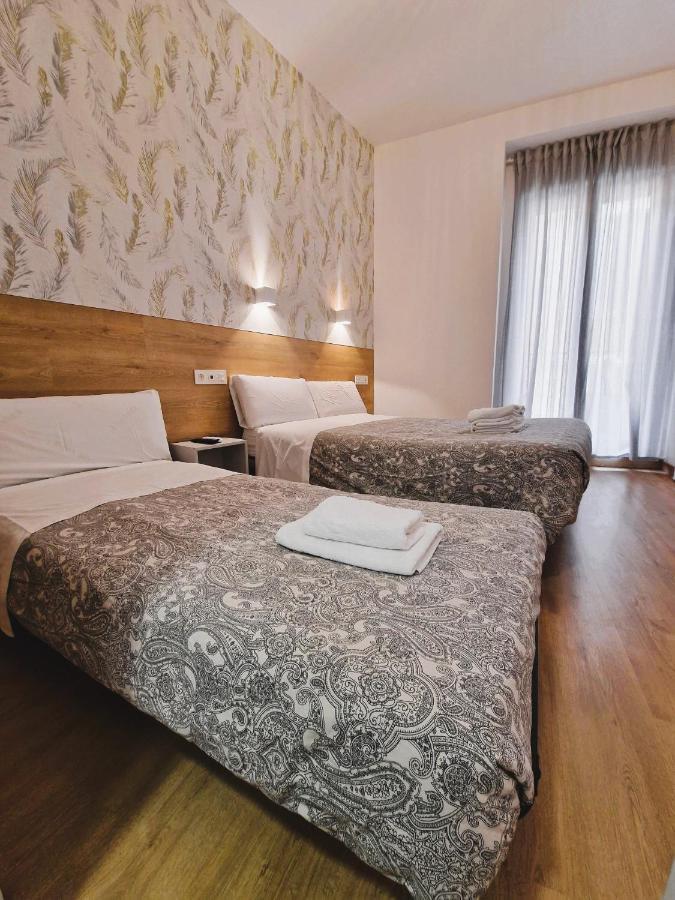 Hostal Comercial Madrid Eksteriør bilde